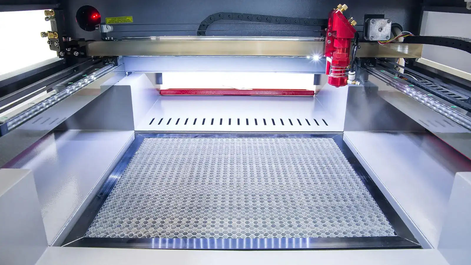 How to Use a Laser Cutting Machine