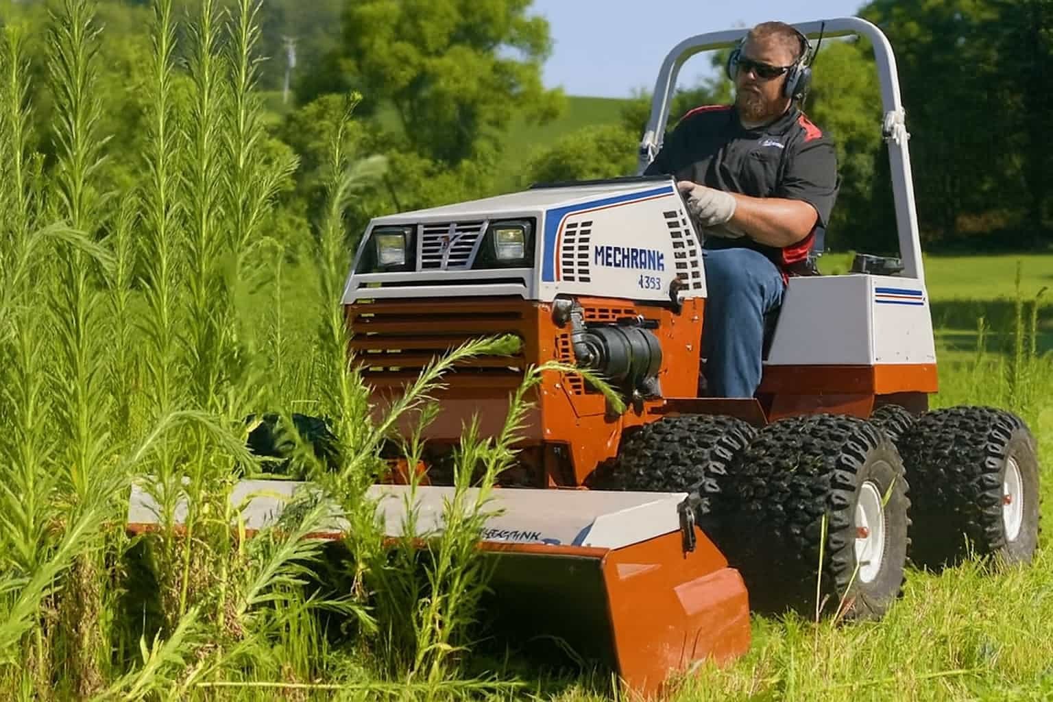 types of wheels are used on wheeled tractors